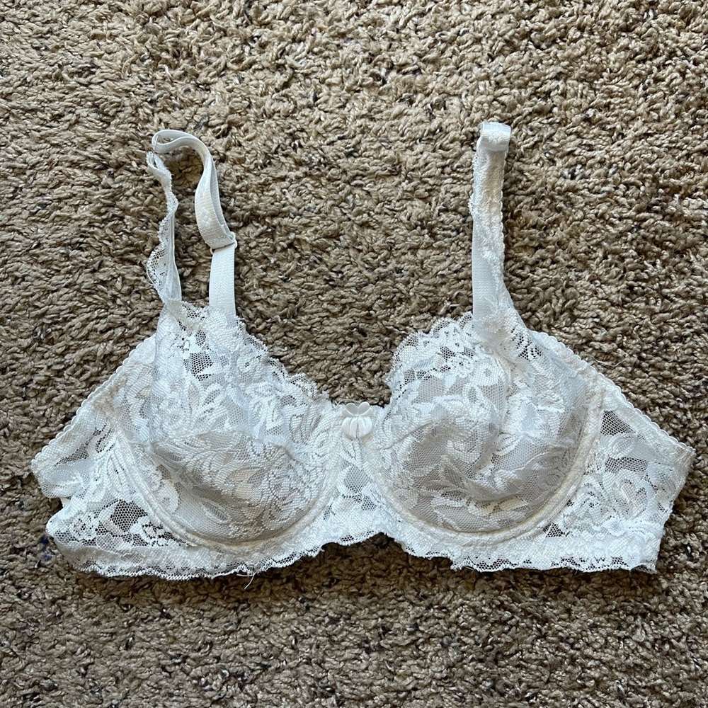 White floral lace unlined bra